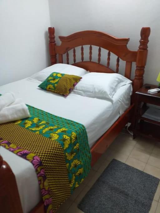Maison Creole Chaleureuse Avec Stationnement Le Gosier  Exteriér fotografie