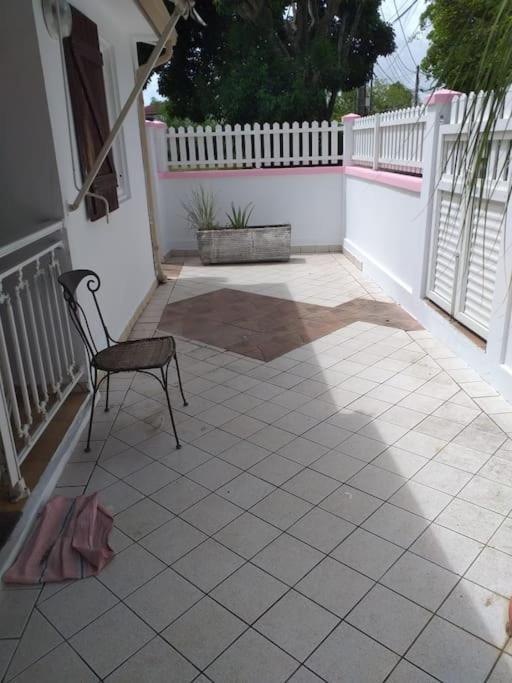 Maison Creole Chaleureuse Avec Stationnement Le Gosier  Exteriér fotografie
