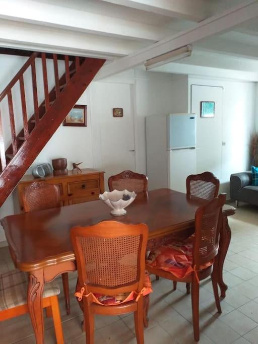 Maison Creole Chaleureuse Avec Stationnement Le Gosier  Exteriér fotografie