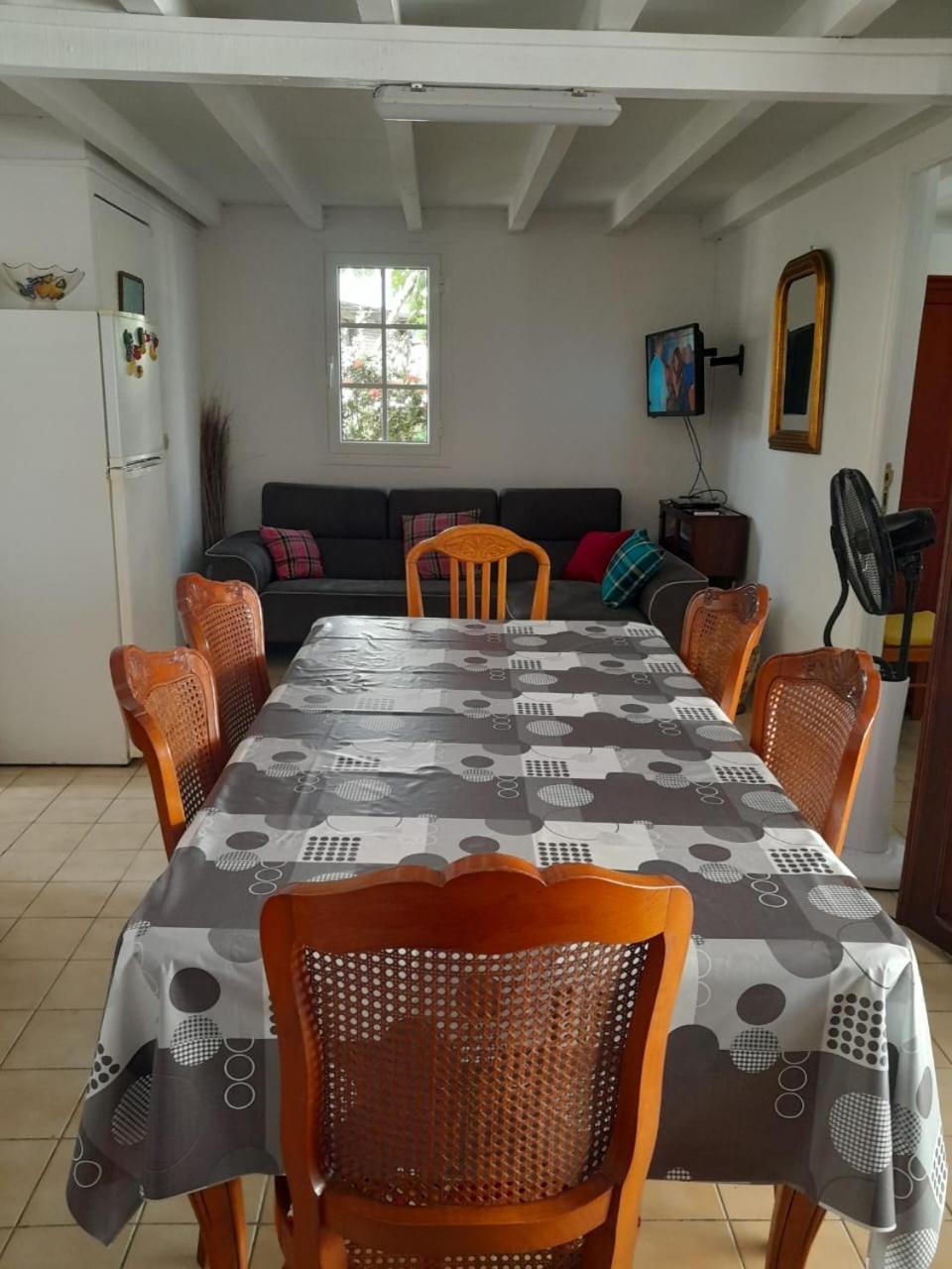 Maison Creole Chaleureuse Avec Stationnement Le Gosier  Exteriér fotografie